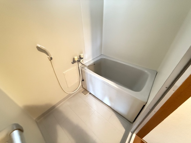 サンハイツⅢの浴室|コンパクトで使いやすいお風呂です