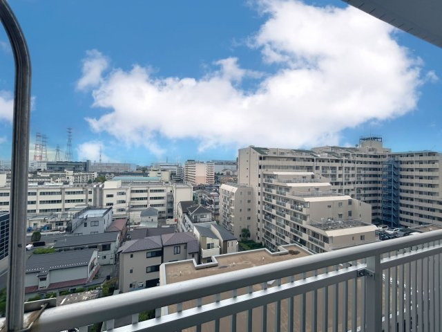 ツインシティ壱番館エンランズ東砂の展望|思わず深呼吸したくなる大きな空、色彩豊かな草花、この街が育んだ豊かな情景、四季折々の空間を楽しみ過ごす時がゆたかになる。