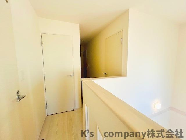 ◎茅ヶ崎市南湖４丁目　新築戸建　1号棟の内装|2階の階段ホール◇