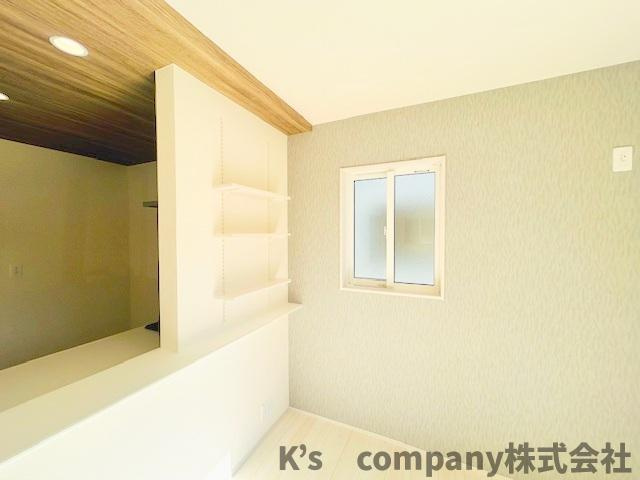 ◎茅ヶ崎市南湖４丁目　新築戸建　1号棟のダイニング|ご家族が自然と集まるカウンタ―キッチン☆魅せる収納棚付き♪