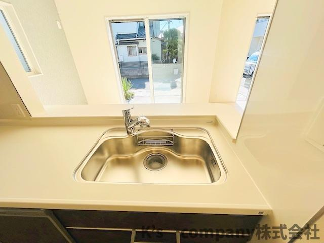 ◎茅ヶ崎市南湖４丁目　新築戸建　1号棟のキッチン|ステンレス素材のシンク◇