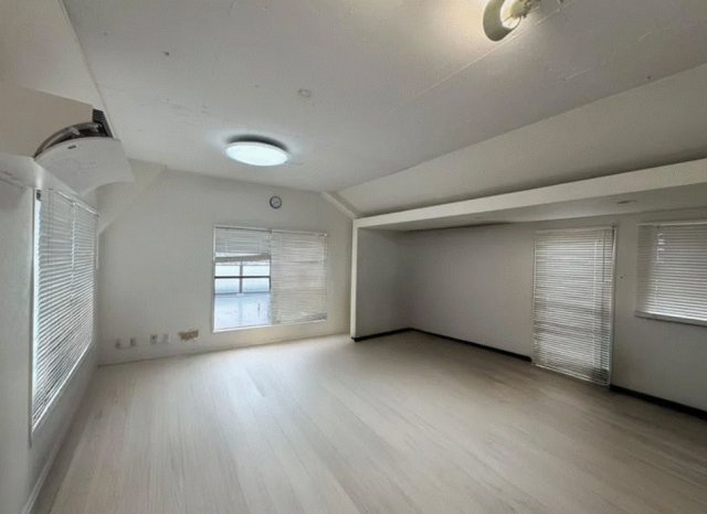 ライオンズマンションお花茶屋駅前通りの居間・リビング