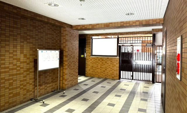 ライオンズマンションお花茶屋駅前通りのロビー