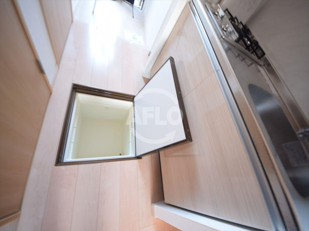 スプランディッド難波Ⅱの収納|スプランディッド難波II　キッチン床下収納