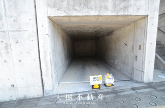 【駐車場】