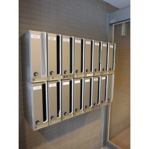 大和商住ビルのエントランス