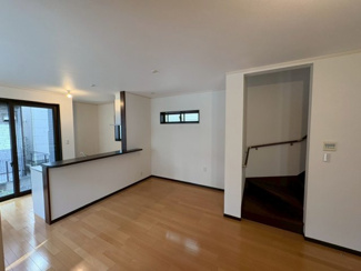 【居間・リビング】 | 八千代通　中古一戸建