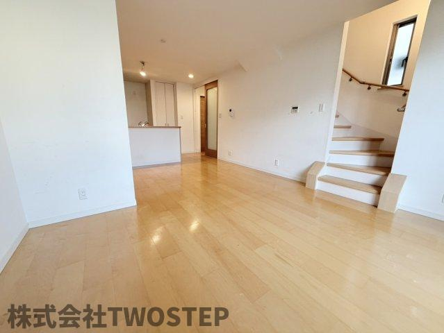 神戸市須磨区須磨浦通6丁目中古戸建の居間・リビング