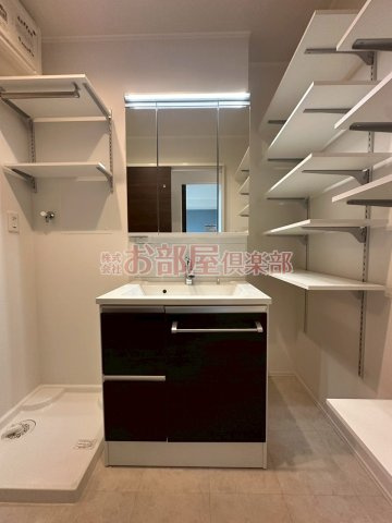 チェーロ　セレーノの洗面所|明るい洗面所です