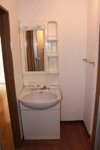 エムスタイル川原の洗面所