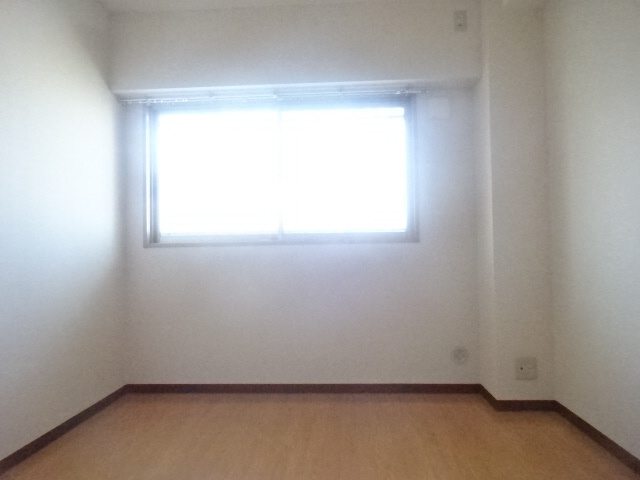 エートピアYMAの居間・リビング