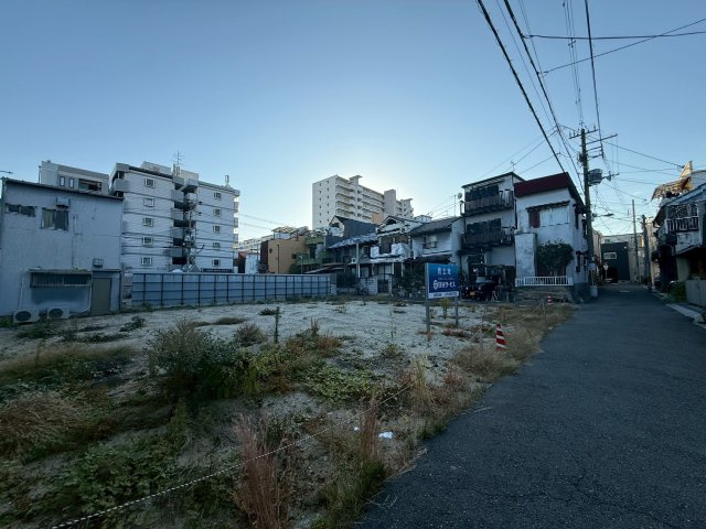 阪南町３丁目土地の前面道路含む現地写真|北東側から西側への写真です。