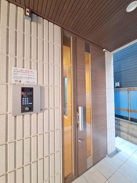 Ｍａｉｓｏｎ　Ｌｉａｎａのエントランス|安心のオートロック・防犯カメラ付