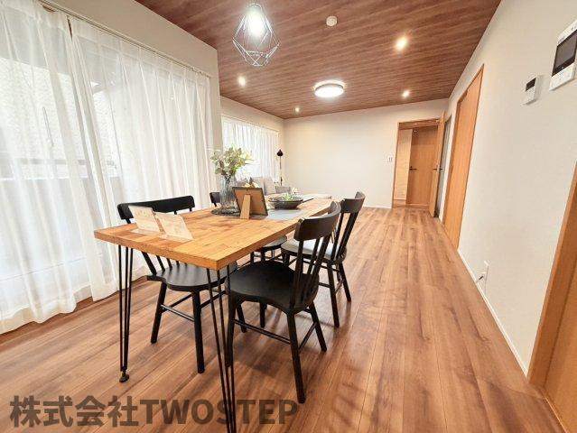 エクセルヴュー御崎公園の居間・リビング