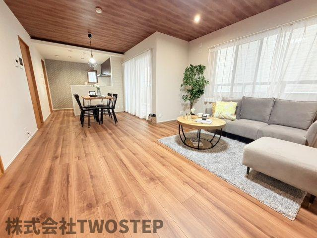 エクセルヴュー御崎公園の居間・リビング