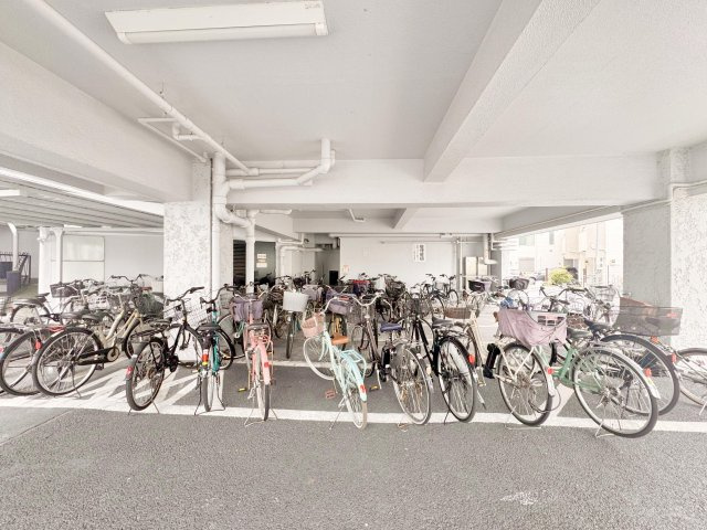 サンパレス青戸の駐輪場