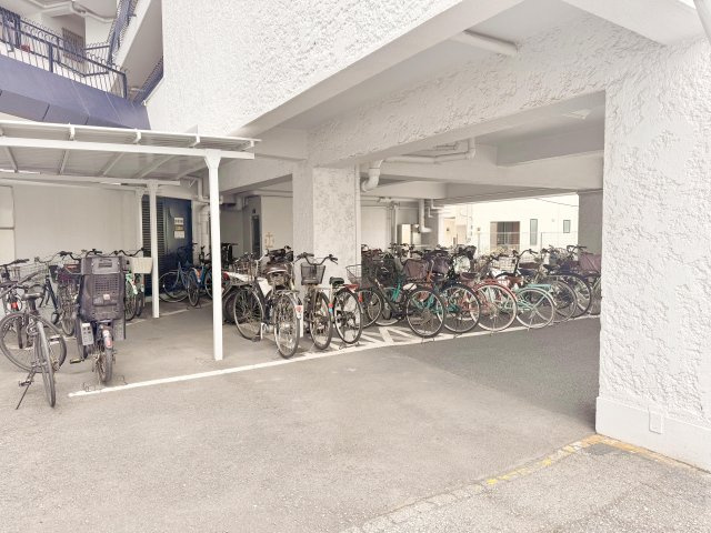 サンパレス青戸の駐輪場