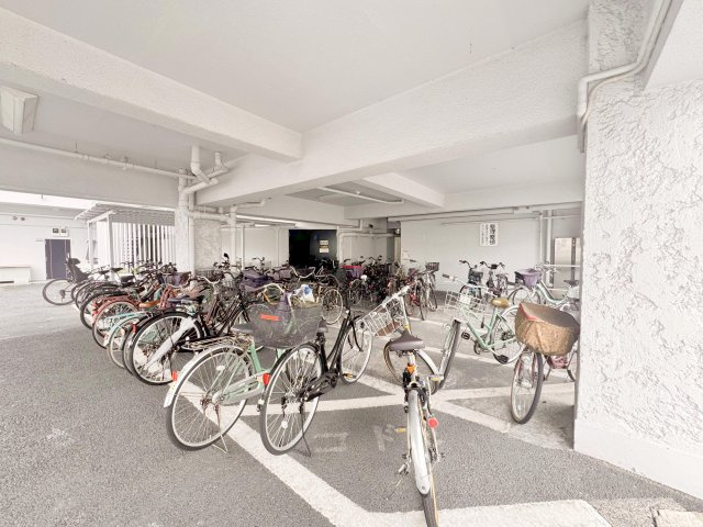 サンパレス青戸の駐輪場