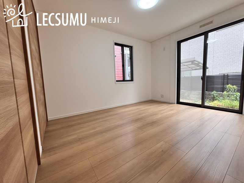 姫路市東雲町5丁目/中古戸建の洋室