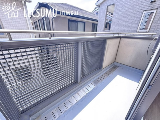 姫路市東雲町5丁目/中古戸建のバルコニー