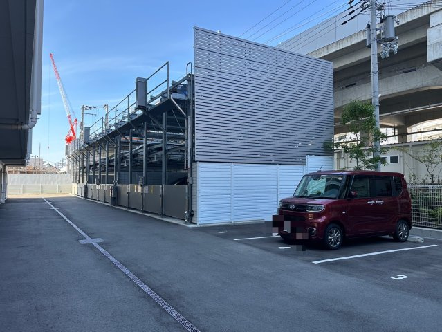 リアラス明石西新町の駐車場