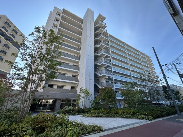 リアラス明石西新町の外観