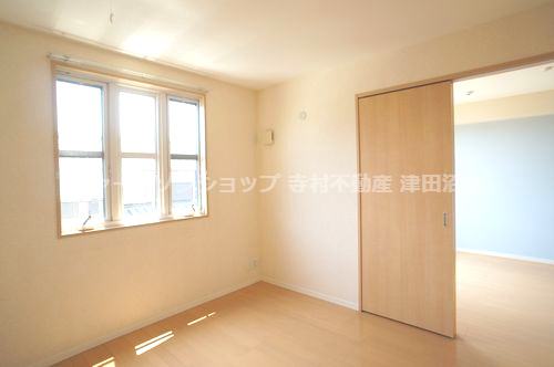 MKKガーデンⅡの洋室