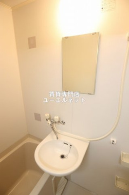 【独立洗面台】 | マンション野口２ | 身支度に便利な浴室内ミニ洗面付き