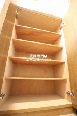 【設備】 | マンション野口２ | 収納力たっぷりのシューズボックスで玄関すっきり！