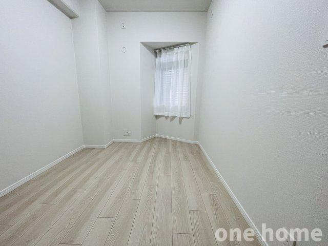 セントラルパレス千船アルテアの洋室|◆約4.8帖洋室です！白を基調とした内装で、明るく広い印象を与えてくれます！
◆【即日内覧会開催中】土日はもちろん！平日の仕事終わりの内覧も可能です！