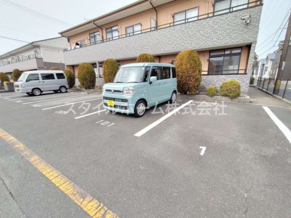 スカイハイツフジの駐車場