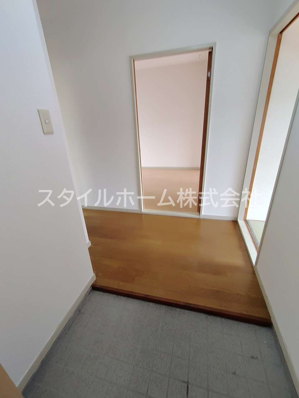 スカイハイツフジの玄関