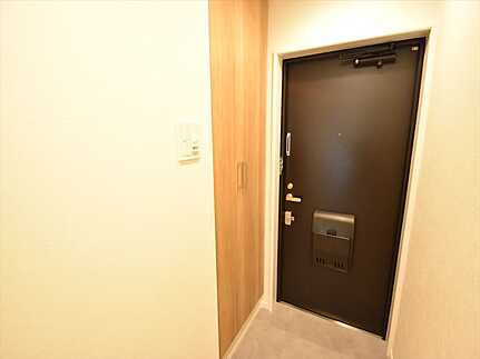 フローレンス幟町の玄関