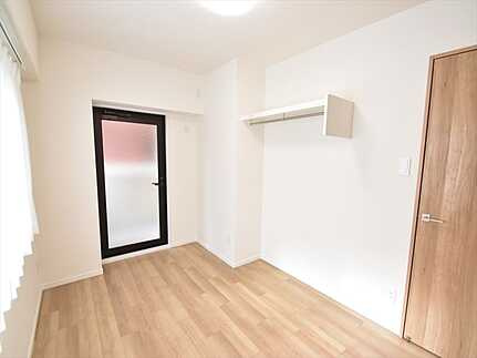 フローレンス幟町の洋室