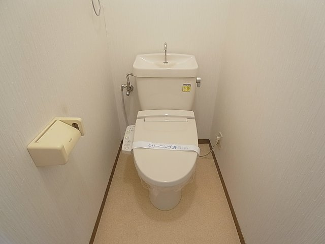 神戸市長田区寺池町２丁目のハイツのトイレ|温水洗浄便座付きのトイレ