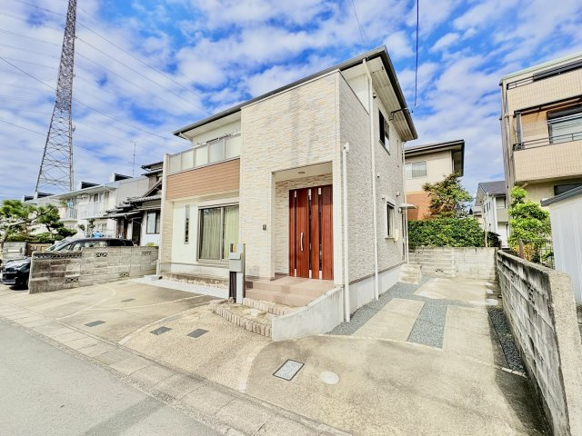 売中古戸建　中央区入野町の前面道路含む現地写真|日当たり・風通し・眺望の3拍子揃った立地♪