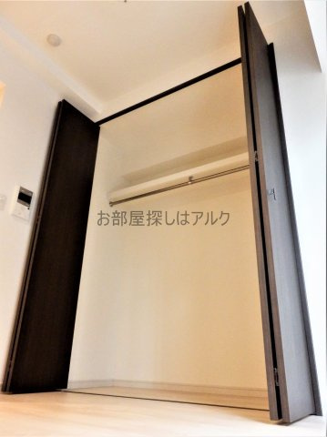 ル・リオン大塚の収納|同物件反転タイプ