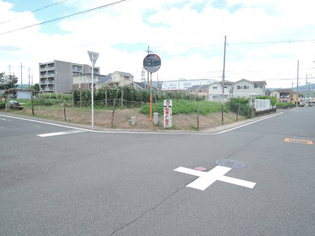 キャピタルグレイスの周辺