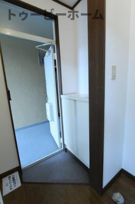 ヴィラパルステージⅠの玄関|収納もある玄関です