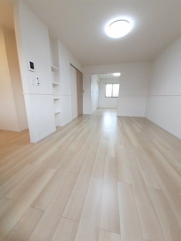 メゾン・リュミエールⅣの居間・リビング|ゆったり過ごせるリビングです