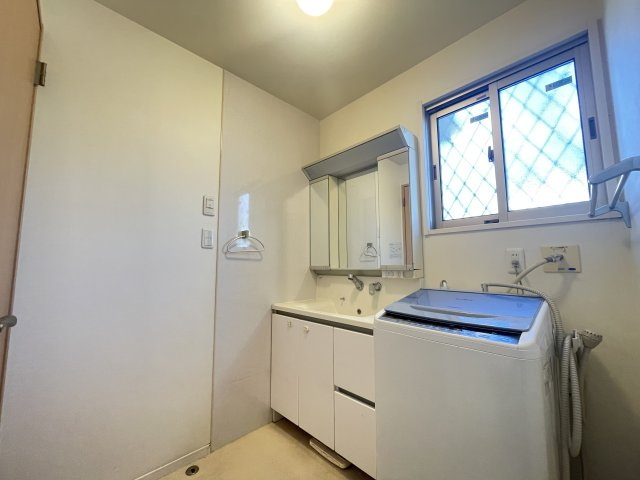 大津市松が丘1丁目　中古戸建の浴室