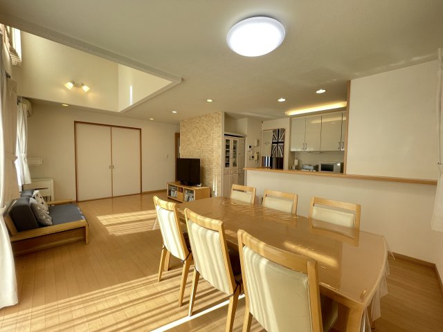 大津市松が丘1丁目　中古戸建の居間・リビング