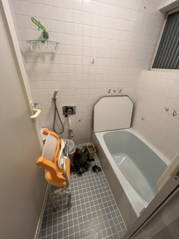 本郷二丁目戸建の浴室|1階※残置物は撤去いたします