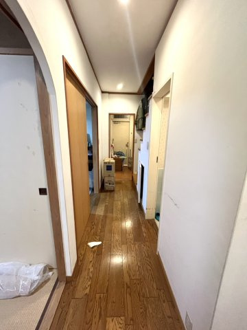 本郷二丁目戸建のその他|廊下※残置物は撤去いたします