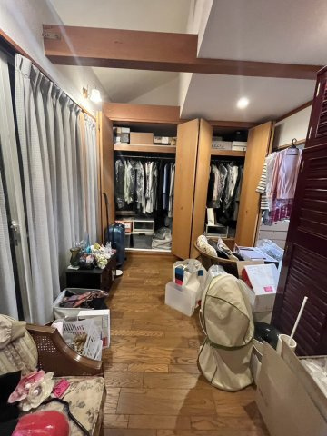 本郷二丁目戸建の洋室|2階※残置物は撤去いたします