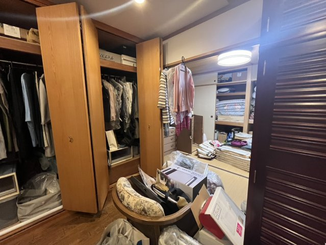 本郷二丁目戸建の洋室|2階※残置物は撤去いたします