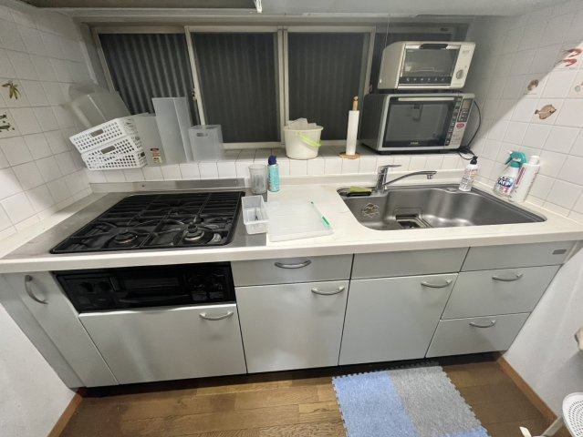 本郷二丁目戸建のキッチン|1階※残置物は撤去いたします