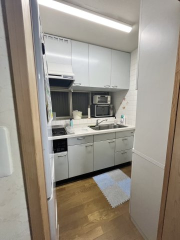 本郷二丁目戸建のキッチン|1階※残置物は撤去いたします