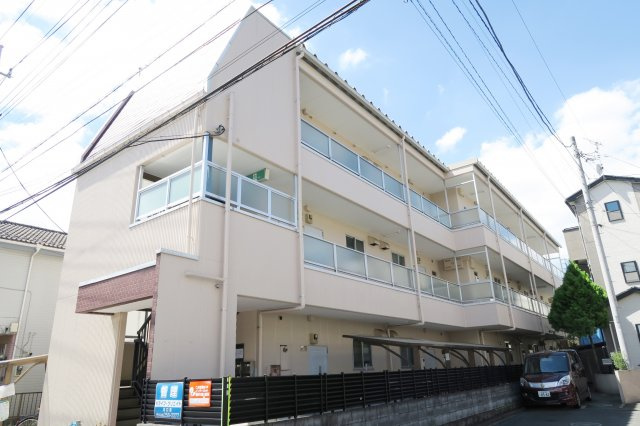 クイーンハイツの外観