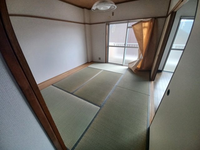 クイーンハイツの和室